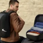 Zaini da moto ergonomici: come evitarti mal di schiena e viaggi disordinati