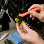 Come si effettua la pulizia dei contatti elettrici sulla moto: strumenti e prodotti da usare senza danneggiamenti
