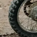Pressione gomme moto: perché il controllo a freddo conta ancora di più quando cambiano le temperature