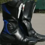 Stivali da moto bagnati: come asciugarli senza rovinare pelle, membrane e forma